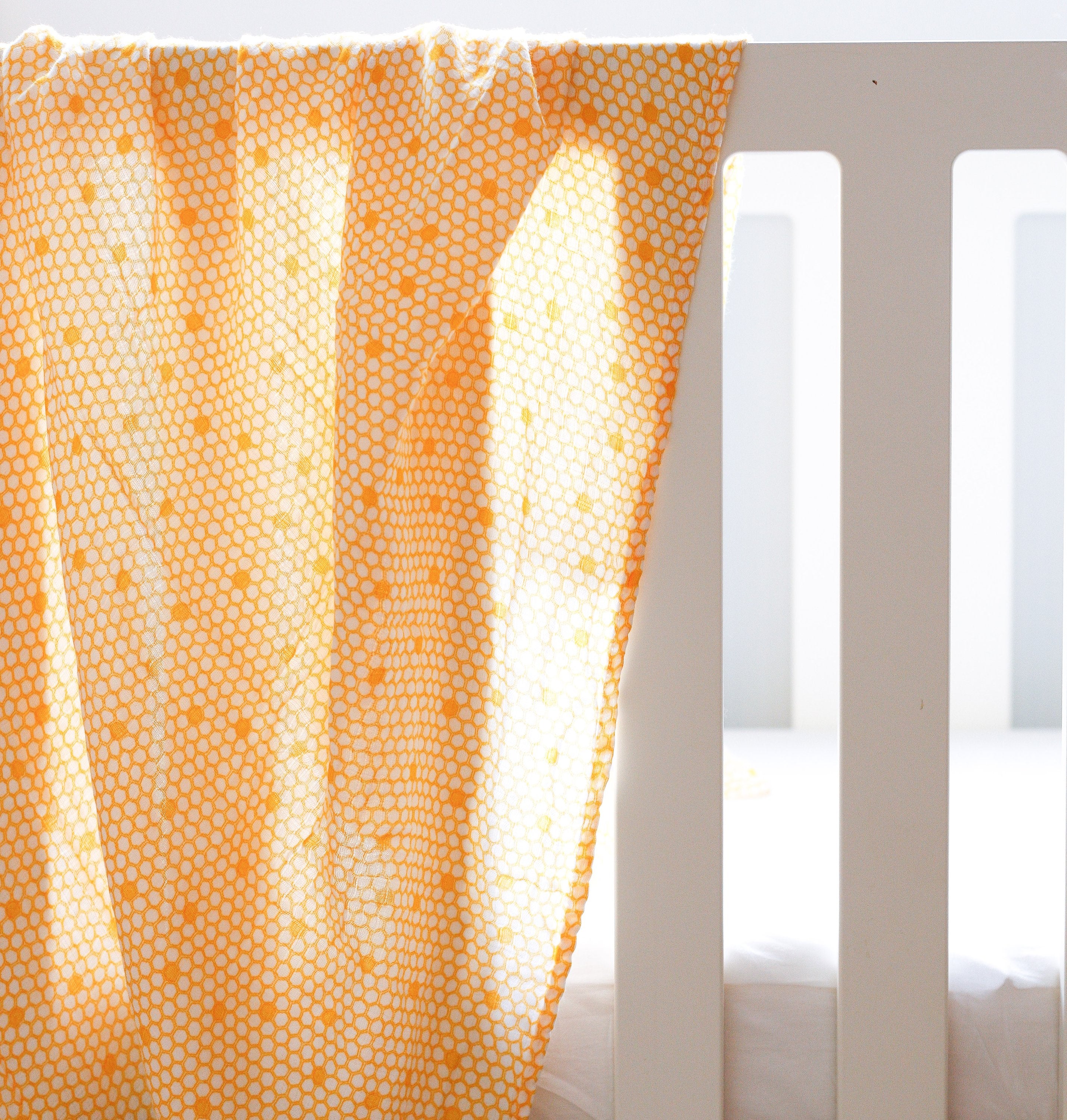 ORGANIC SWADDLE SET - BUSY BEES